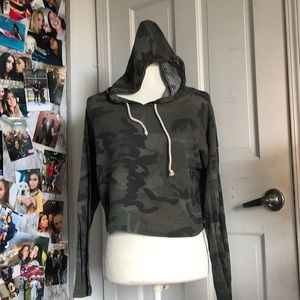 Camo Cropped Hoodie